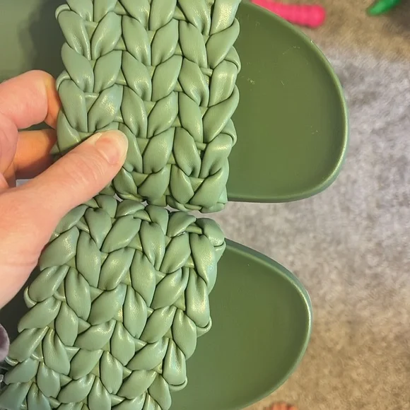 Universal Thread Sandals - Picture 3 of 5